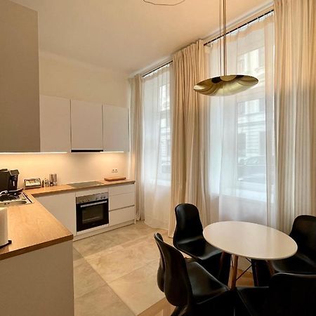Apartamento Zentrale Wohlfuehloase Viena Exterior foto