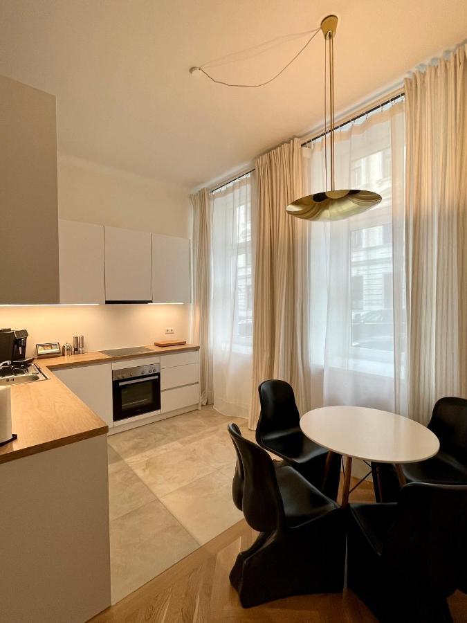 Apartamento Zentrale Wohlfuehloase Viena Exterior foto